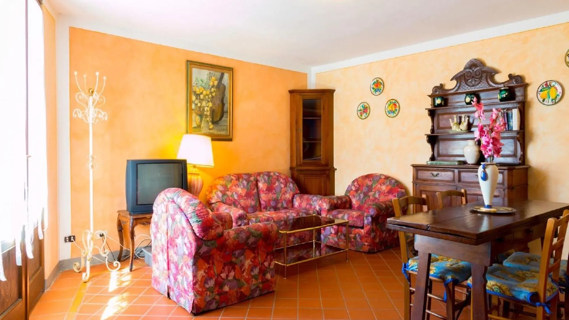 Bright Farmhouse In Montecatini Terme With Swimming Pool Italien