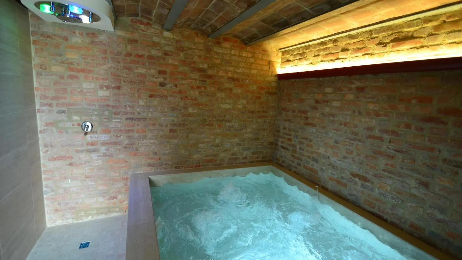 Bright Farmhouse In Montecatini Terme With Swimming Pool Semesterbostad Pieve a Nievole