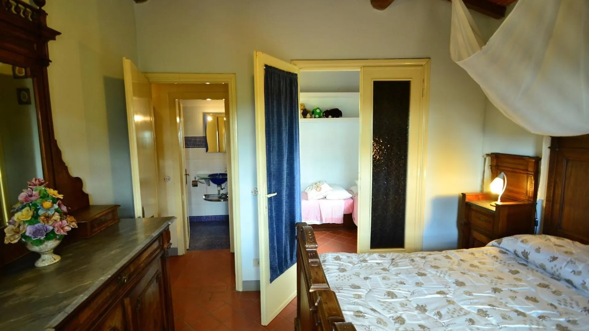Bright Farmhouse In Montecatini Terme With Swimming Pool Semesterbostad